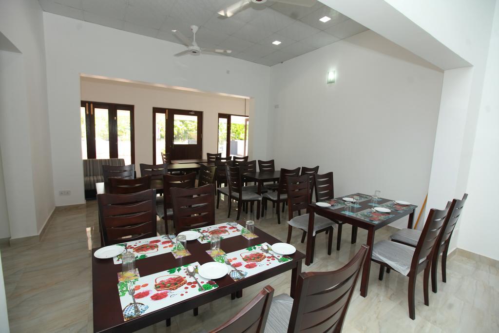 Lavonka Tourist Rest Ξενοδοχείο Anuradhapura Εξωτερικό φωτογραφία